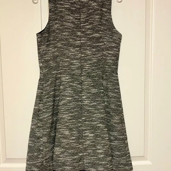 BANANA REPUBLIC black/white Dress with Leather Detail Shoulder/Collar, Size 8. - Picture 5 of 9